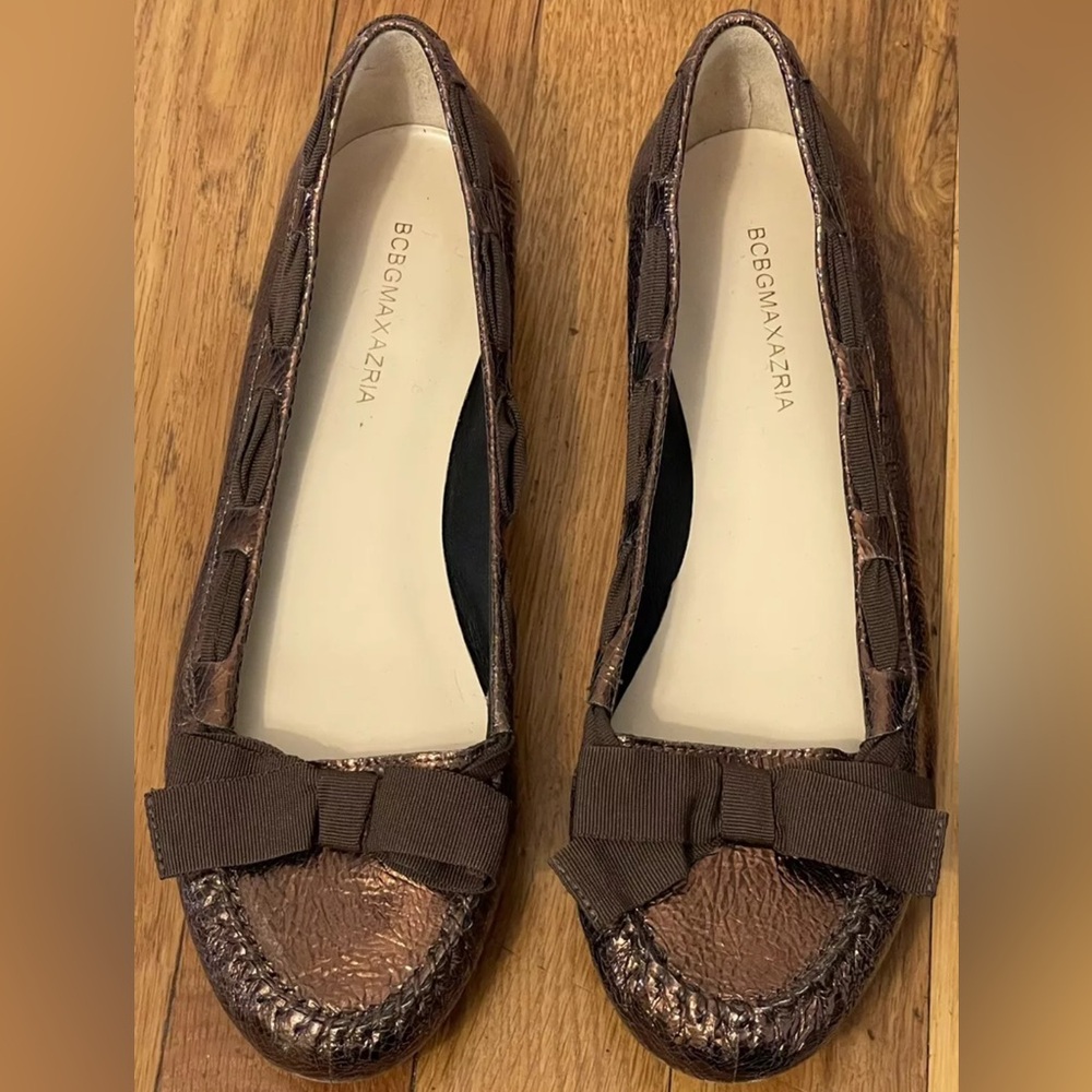 BCBG MAXAZRIA brown bronze leather shoes flats 6.5 b
